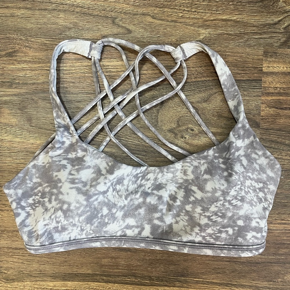 Lululemon Free to be wild sport bra size 6 A/B cup